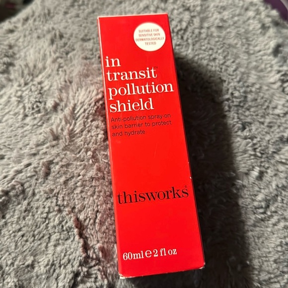 COPY - This Works brand In Transit Pollution Shield 60ml Anti Pollution Spray On - Picture 1 of 4